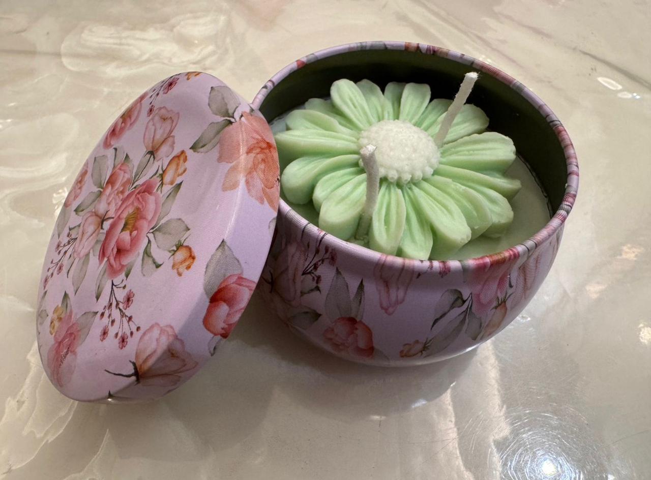 floral scented candle in decorative tin with lid pastel design candle for home decor